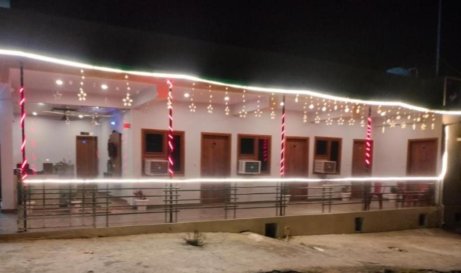 Hotel Studioz Sahastradhara Dehradun Esterno foto