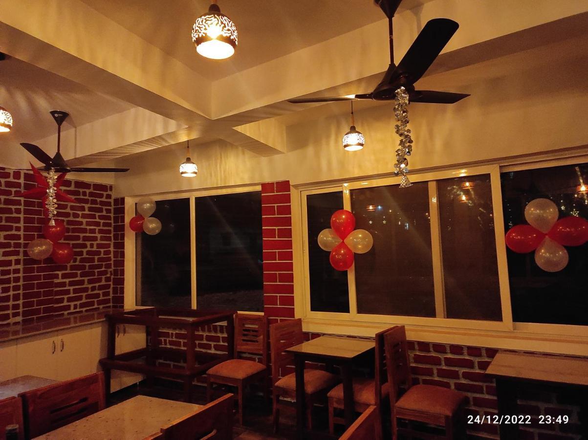 Hotel Studioz Sahastradhara Dehradun Esterno foto