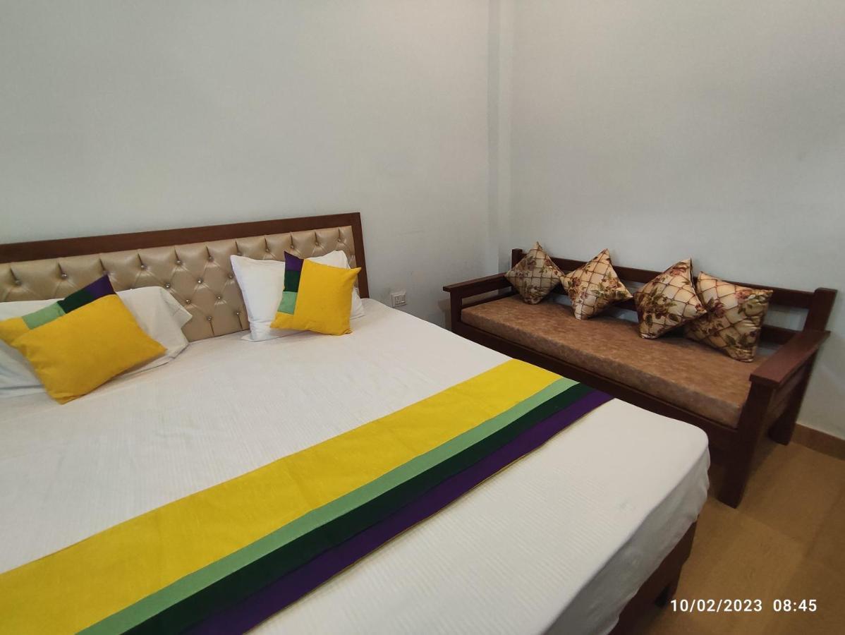 Hotel Studioz Sahastradhara Dehradun Esterno foto